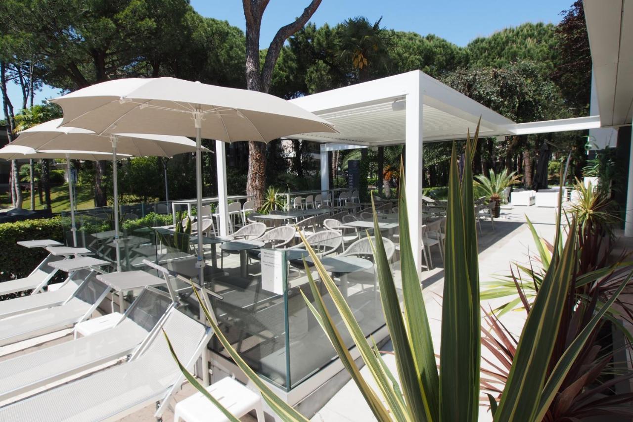 Hotel Bella Venezia Mare Lignano Sabbiadoro Bagian luar foto
