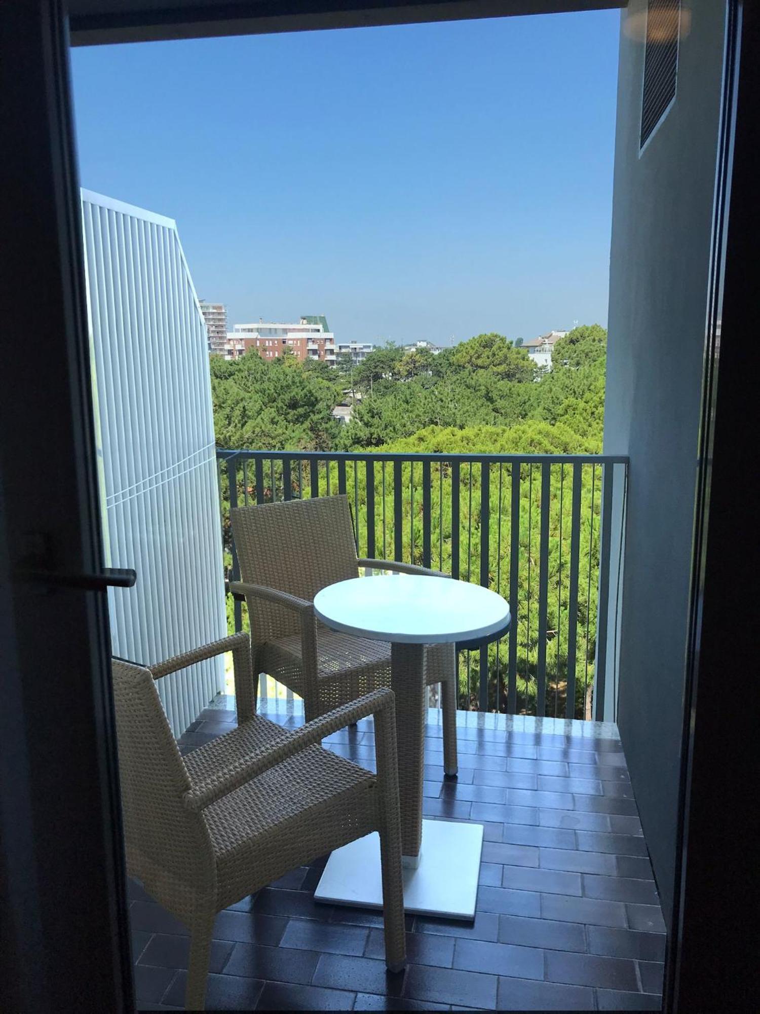 Hotel Bella Venezia Mare Lignano Sabbiadoro Bagian luar foto