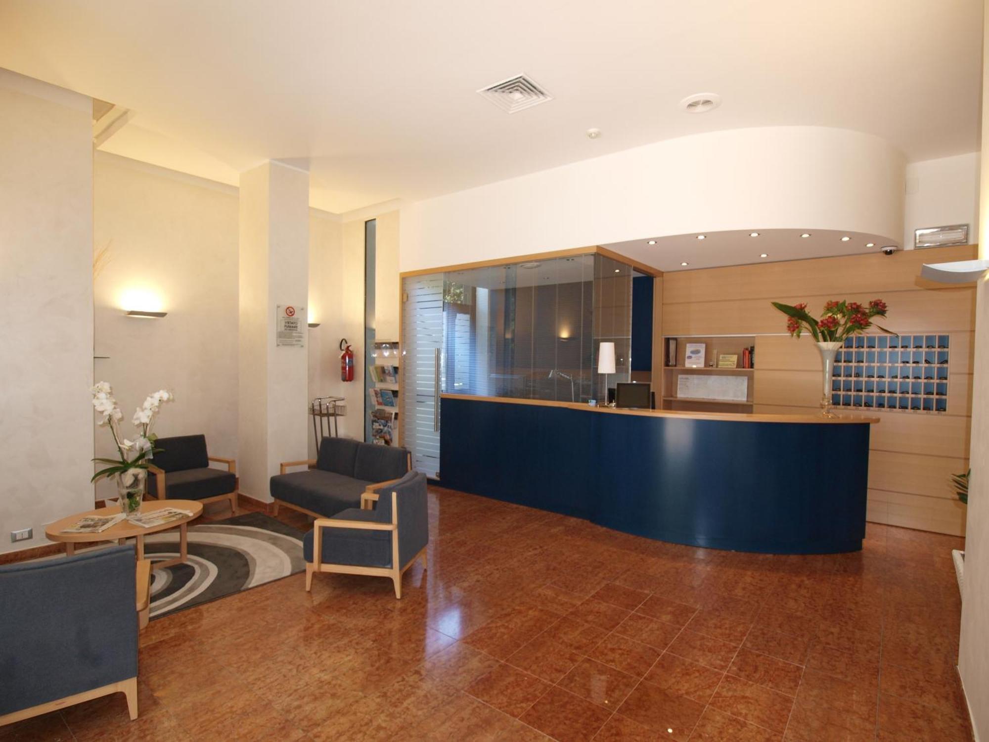 Hotel Bella Venezia Mare Lignano Sabbiadoro Bagian luar foto