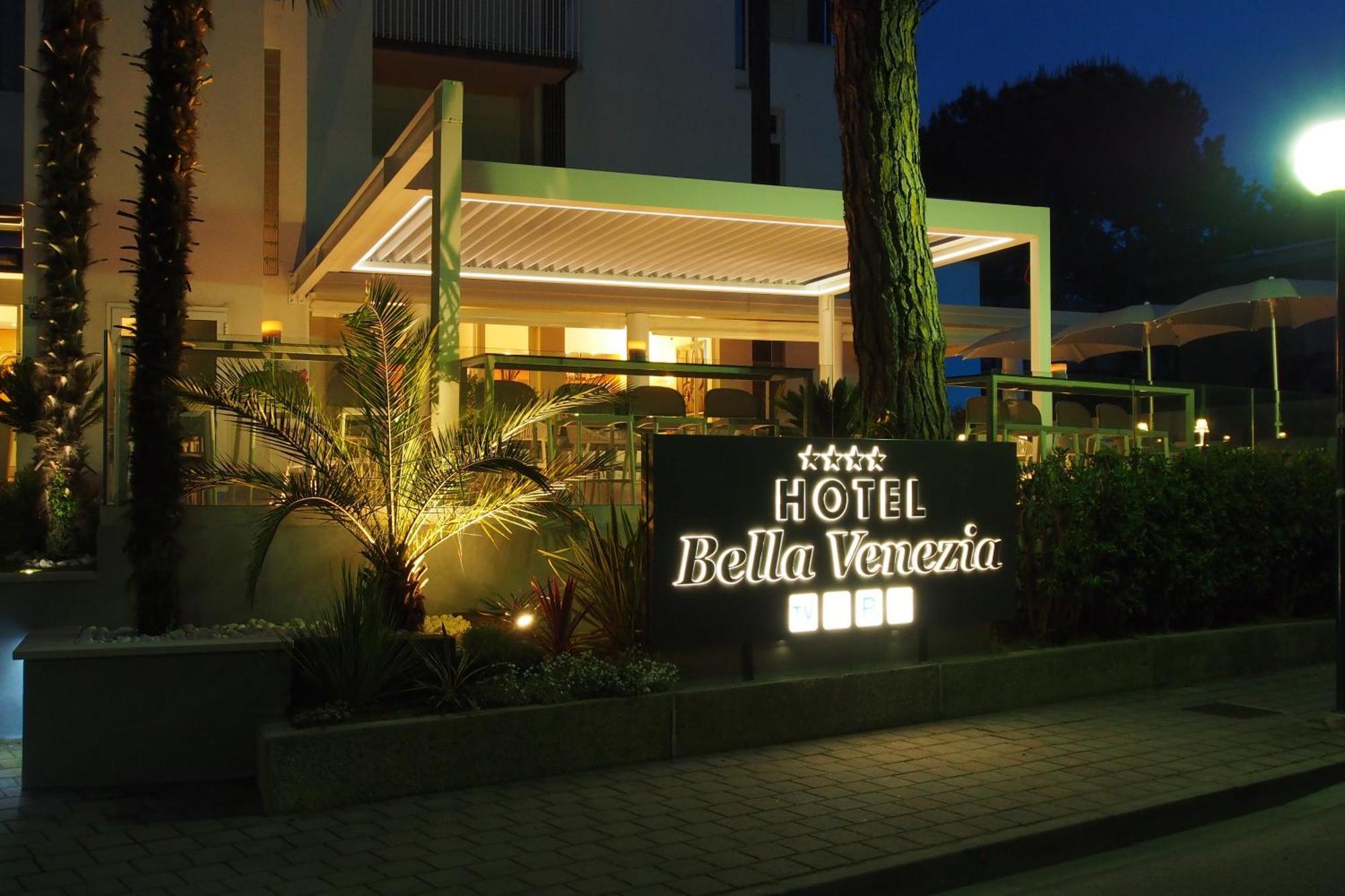 Hotel Bella Venezia Mare Lignano Sabbiadoro Bagian luar foto