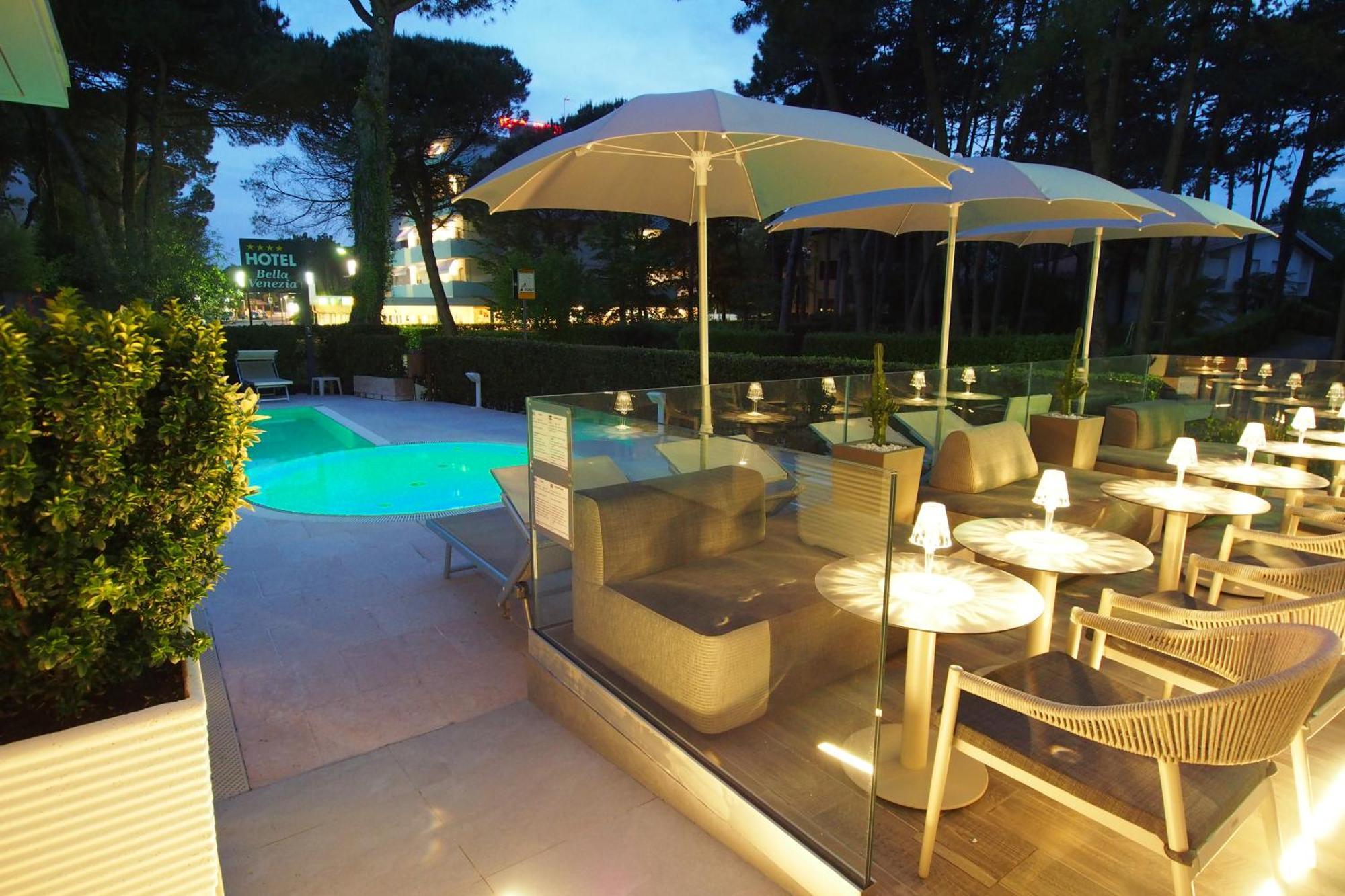 Hotel Bella Venezia Mare Lignano Sabbiadoro Bagian luar foto