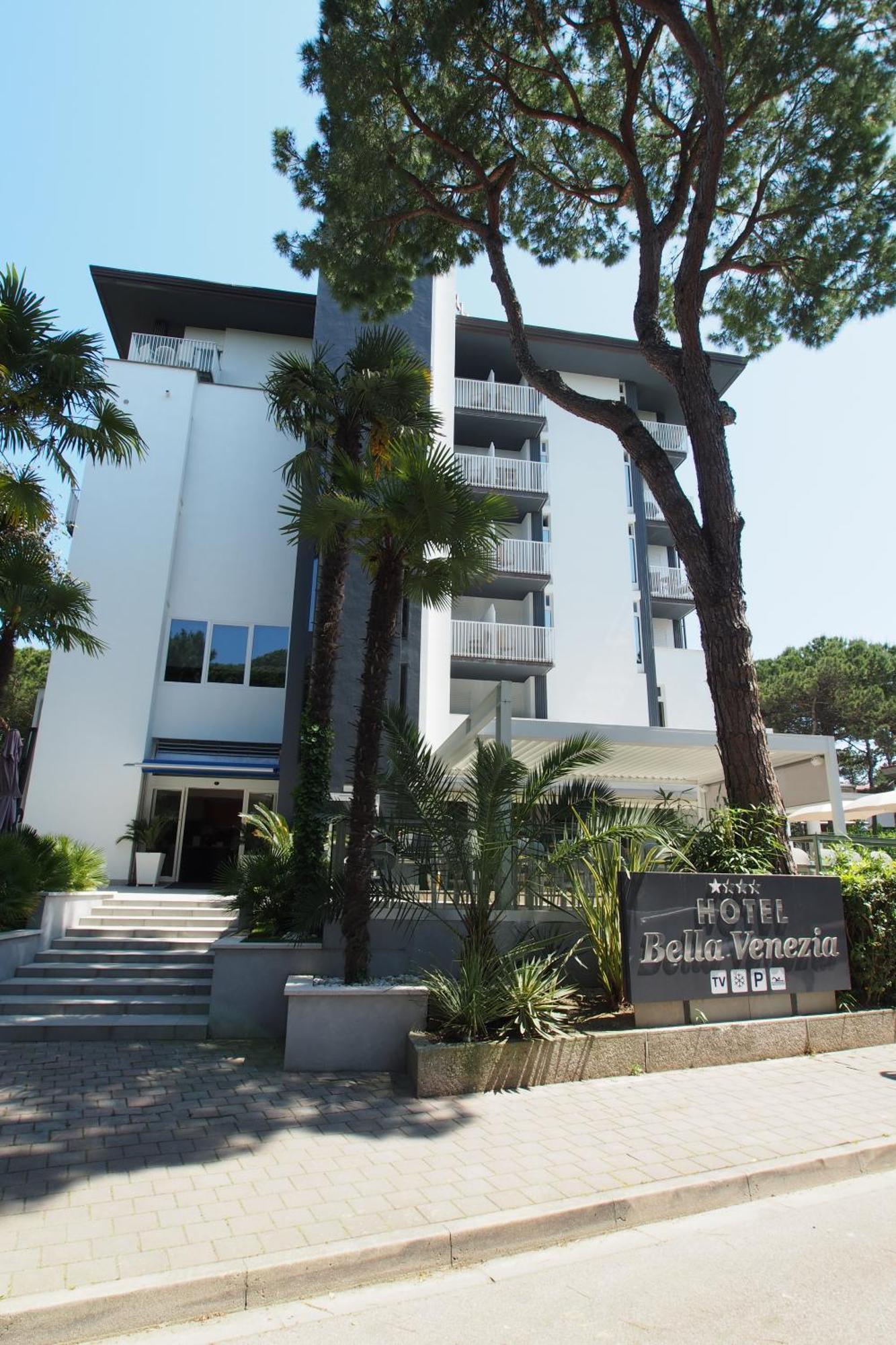 Hotel Bella Venezia Mare Lignano Sabbiadoro Bagian luar foto