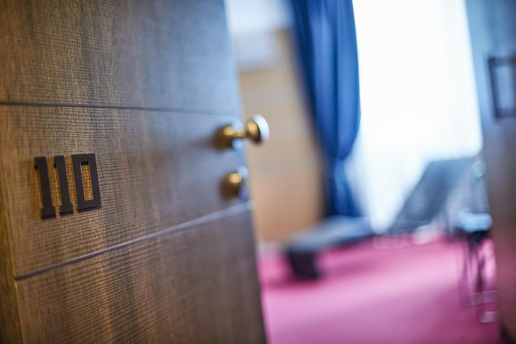 Hotel Bella Venezia Mare Lignano Sabbiadoro Bagian luar foto