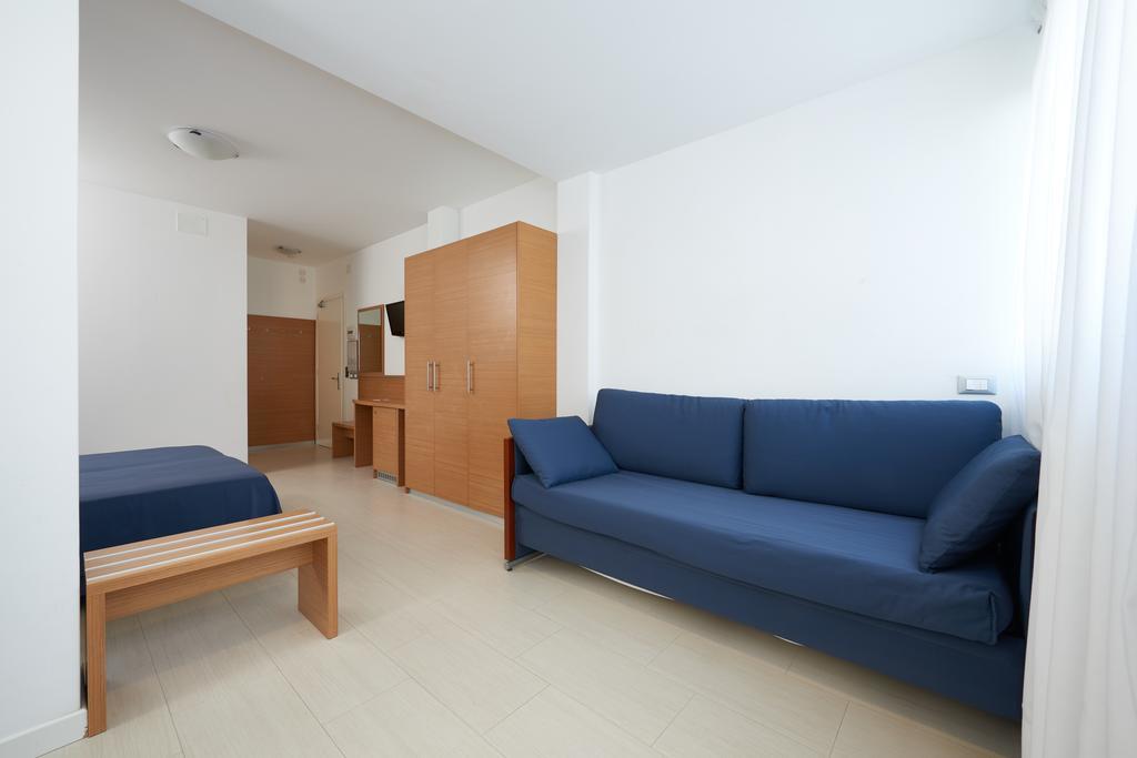 Hotel Bella Venezia Mare Lignano Sabbiadoro Bagian luar foto