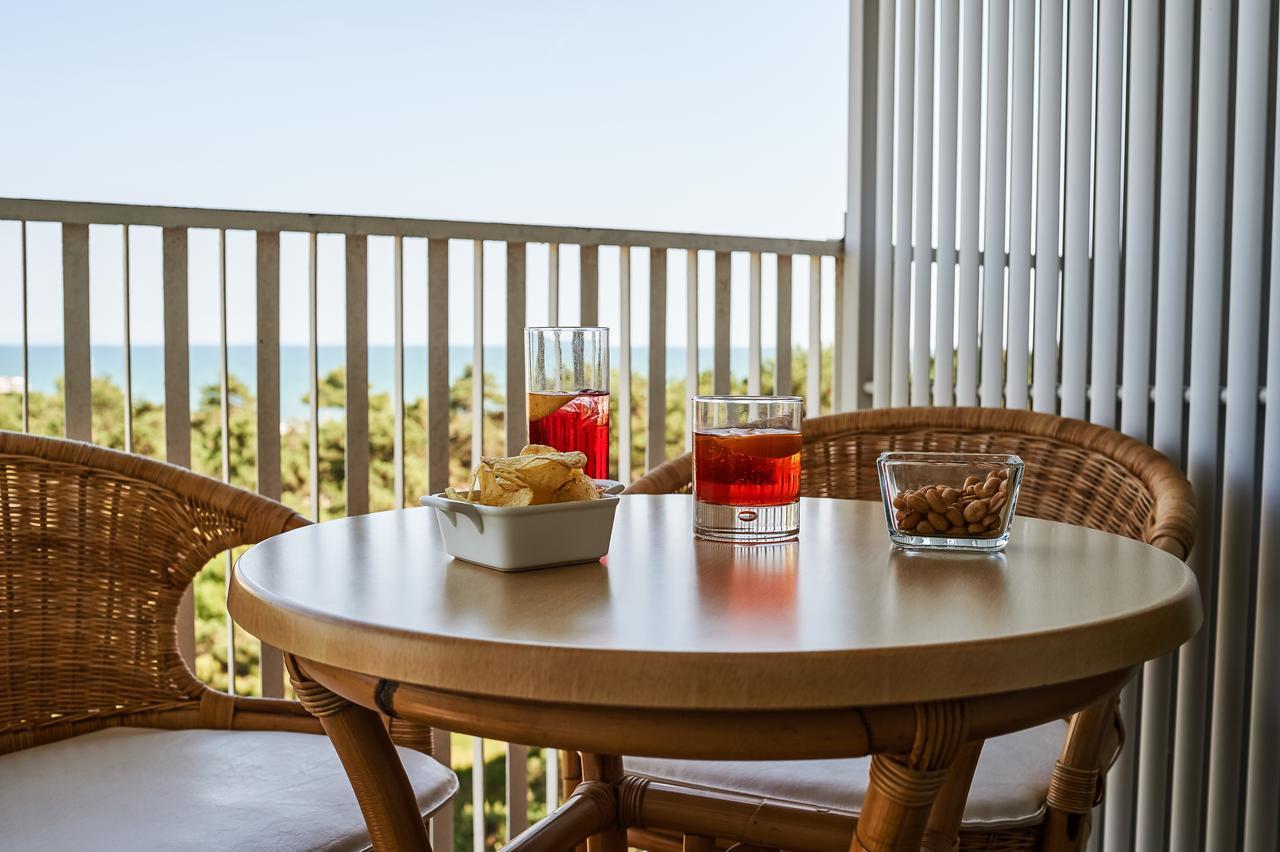 Hotel Bella Venezia Mare Lignano Sabbiadoro Bagian luar foto